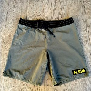 Birdwell boardshorts, men’s, surf stretch, size 35